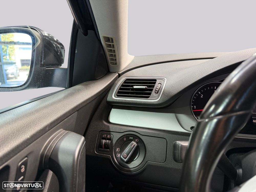 VW Passat Variant 1.6 TDI Confortline - 14