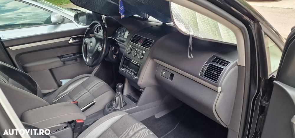 Volkswagen Touran 2.0 TDI DPF BlueMotion Technology MATCH - 12