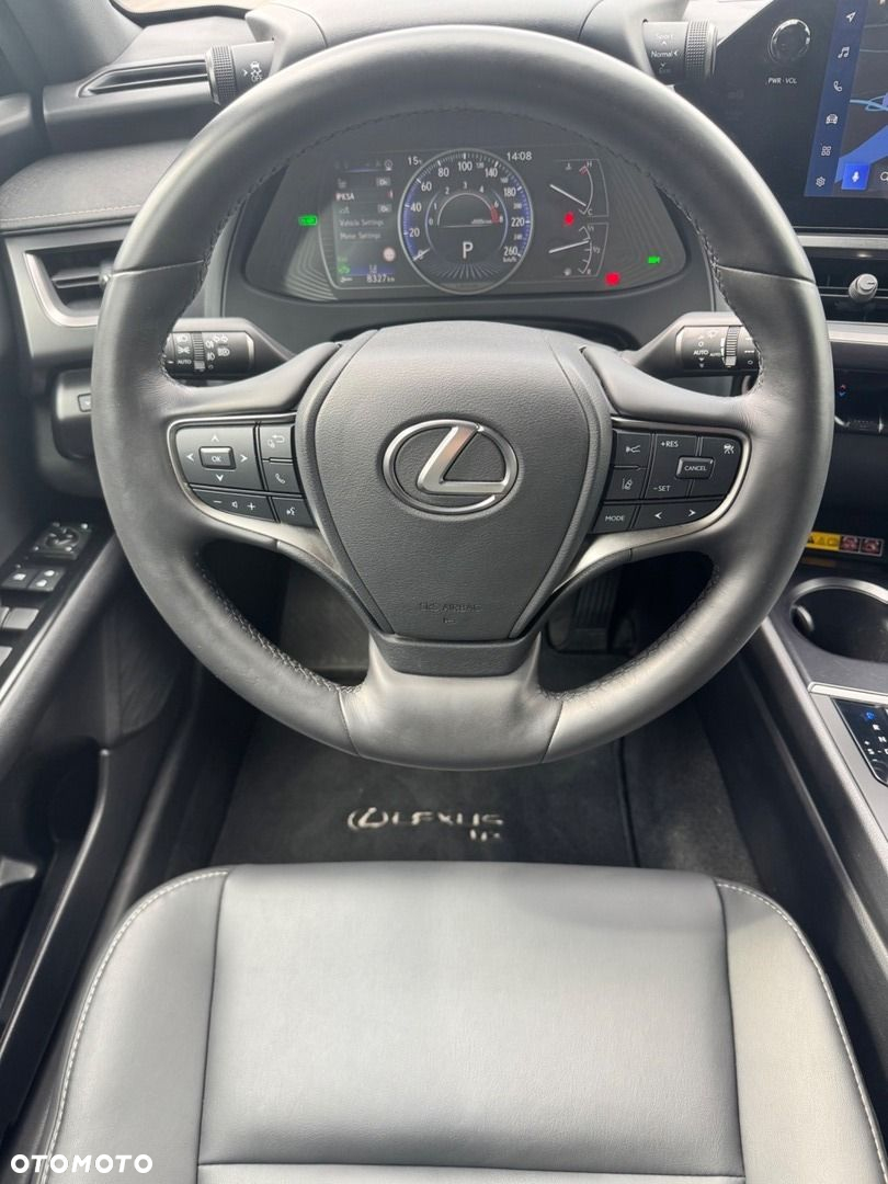 Lexus UX - 12