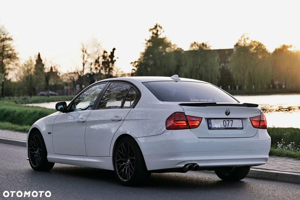 BMW Seria 3 318d - 3