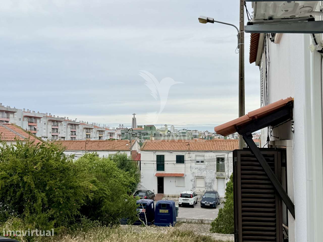 Moradia T2+1 com quintal totalmente remodelada em Almada - Grande imagem: 4/37