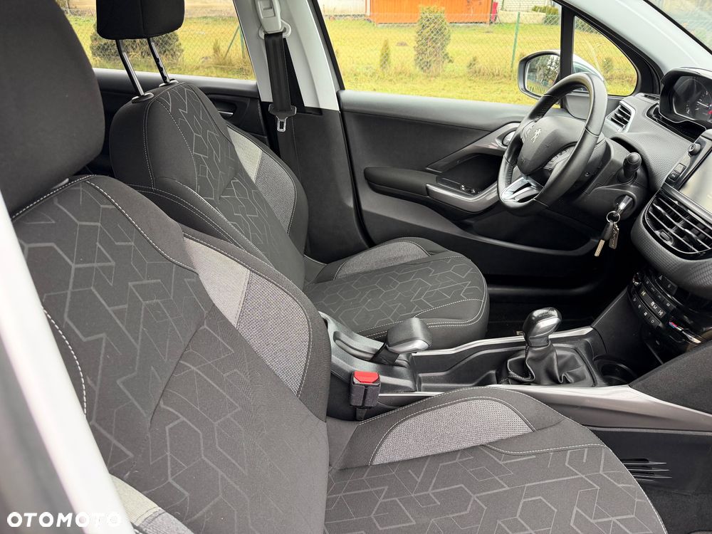 Peugeot 2008 PureTech 82 Urban Move - 10