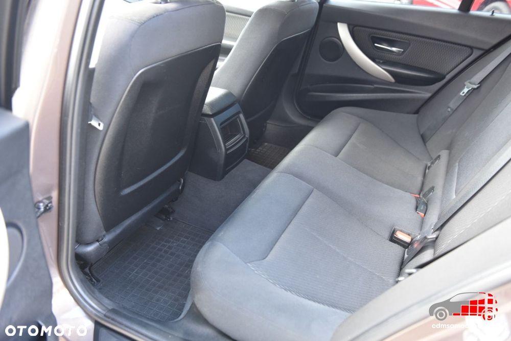 BMW Seria 3 - 18