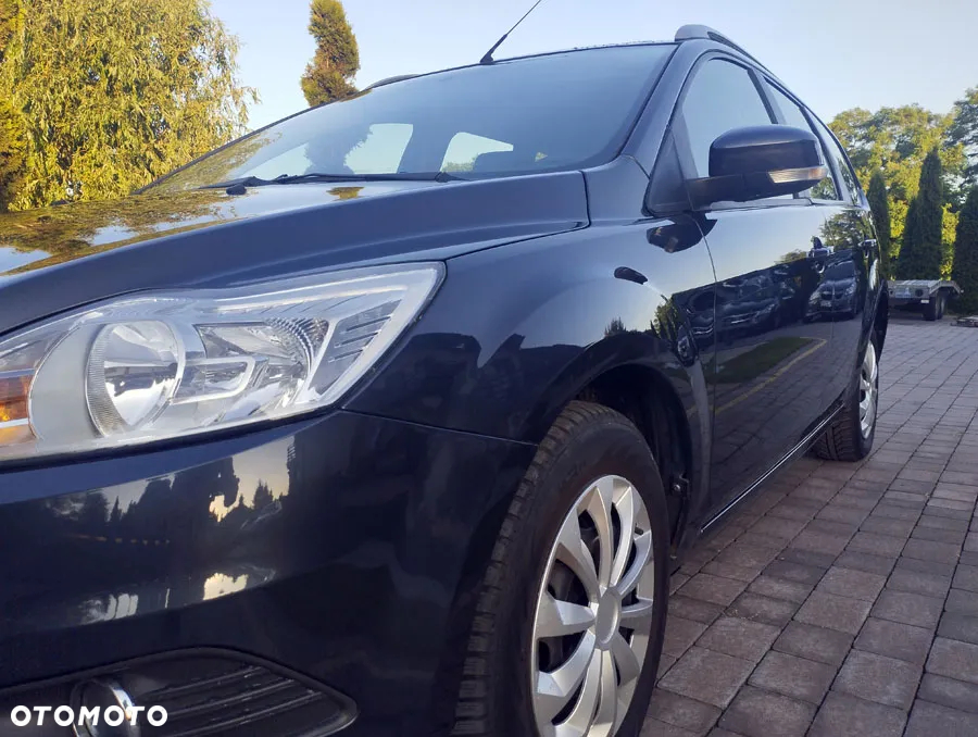 Ford Focus 1.6 16V Trend - 11