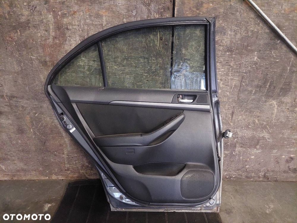 DRZWI KOMPLETNE LEWY TYŁ TOYOTA AVENSIS T25 HB 5D 1E5 - 5