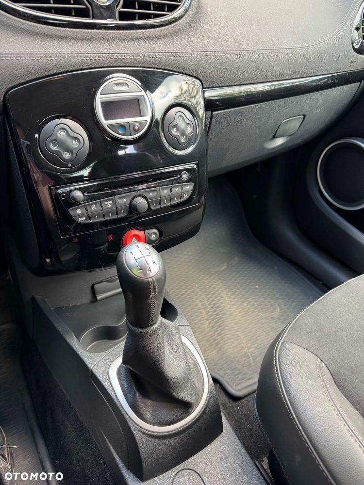 Renault Clio 1.2 16V Night&Day - 12