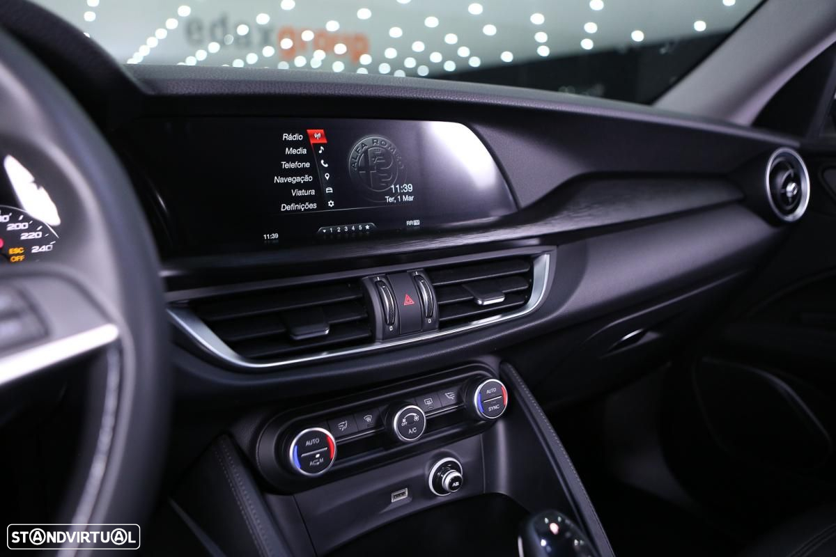 Alfa Romeo Stelvio 2.2 D Super AT8 - 25