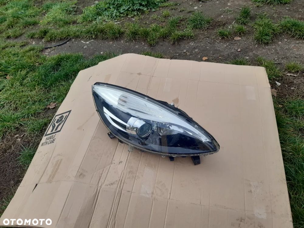 Lampa przednia prawa Renault Scénic III Lift 260106928R Zwykła Reflektor prawy Renault Scénic III Lift 2013-2016 - 1