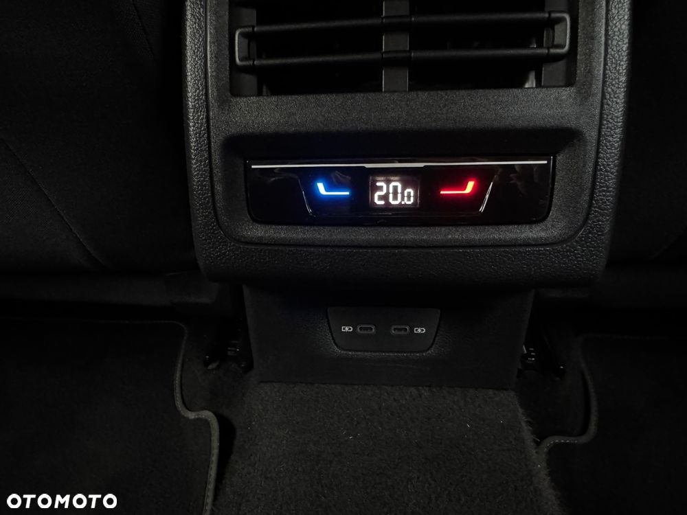 Volkswagen Golf - 26