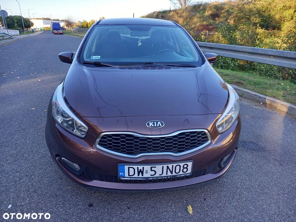 Kia Ceed - 8