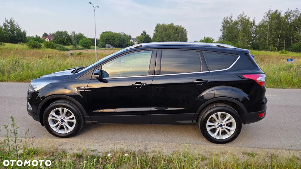Ford Kuga 1.5 EcoBoost 2x4 Titanium - 3