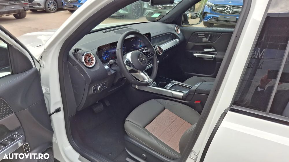 Mercedes-Benz EQB 300 4MATIC - 10