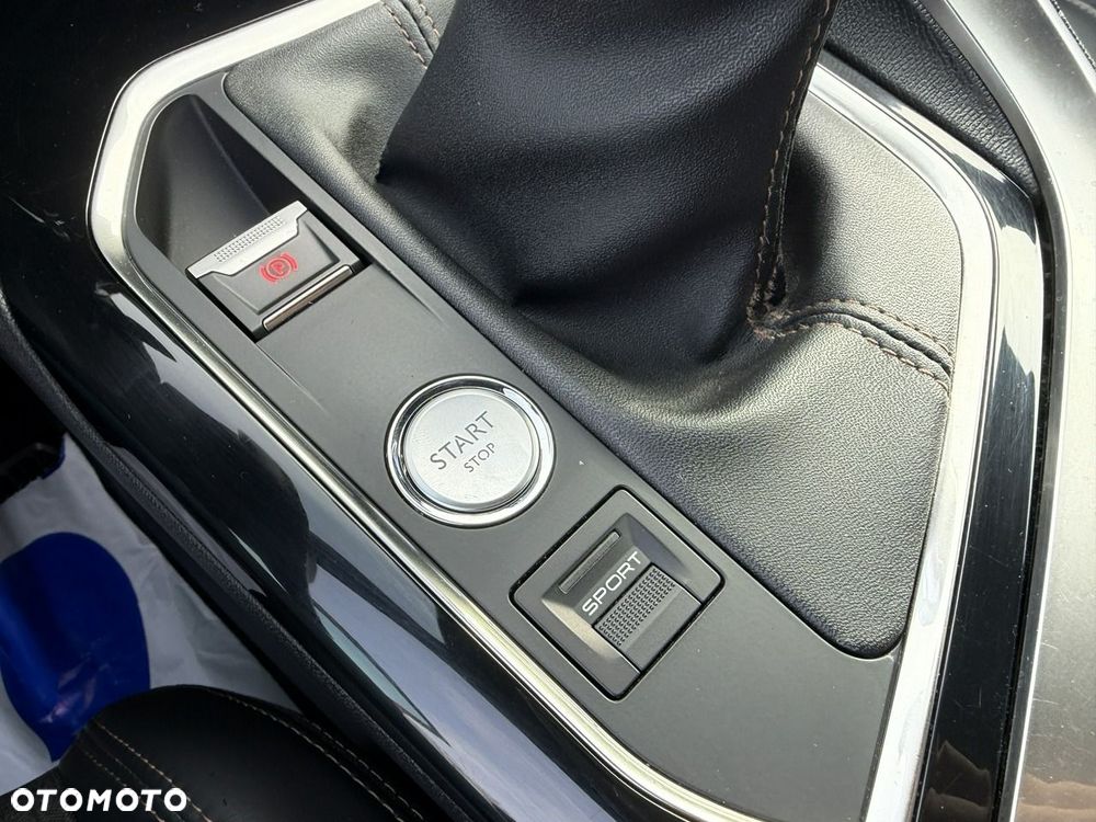 Peugeot 3008 PureTech 130 Stop & Start GPF Allure Pack - 26