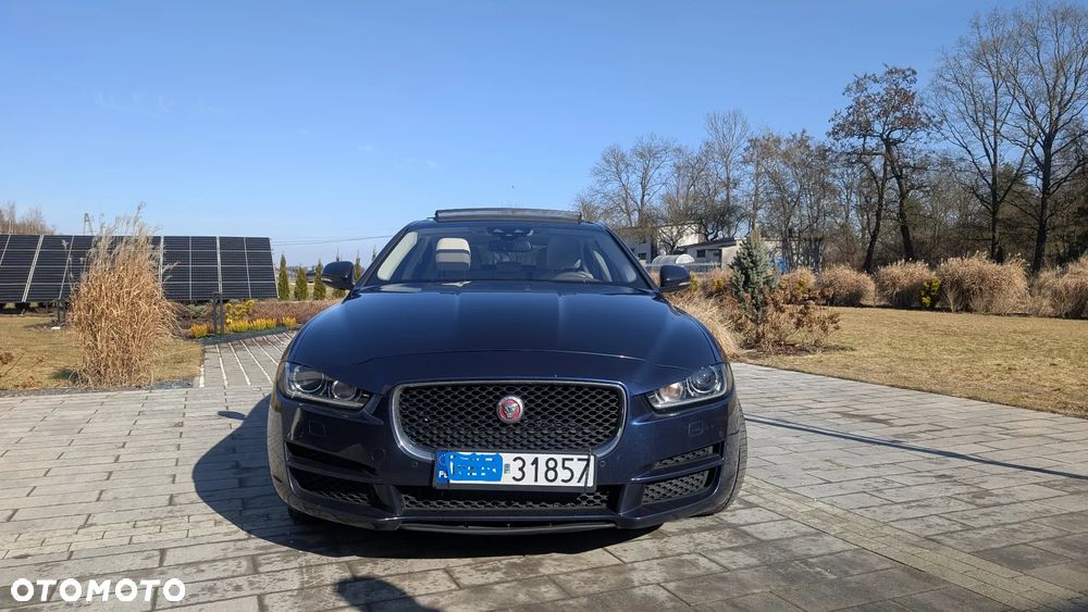 Jaguar XE - 5