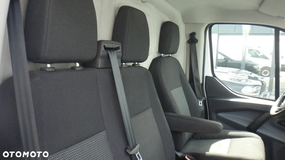 Ford TRANSIT CUSTOM - 13