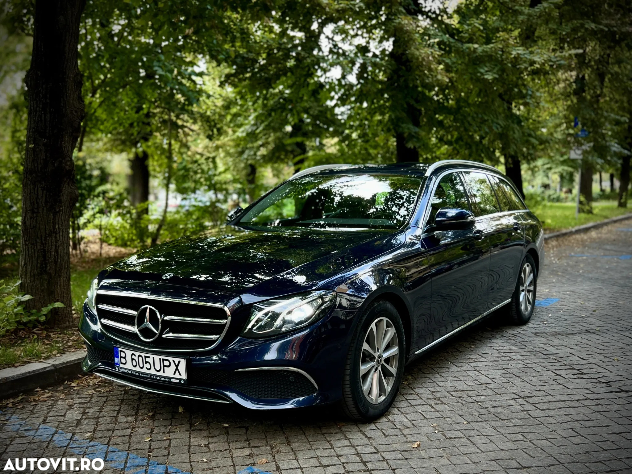 Mercedes-Benz E 220 d T 9G-TRONIC Avantgarde - 10