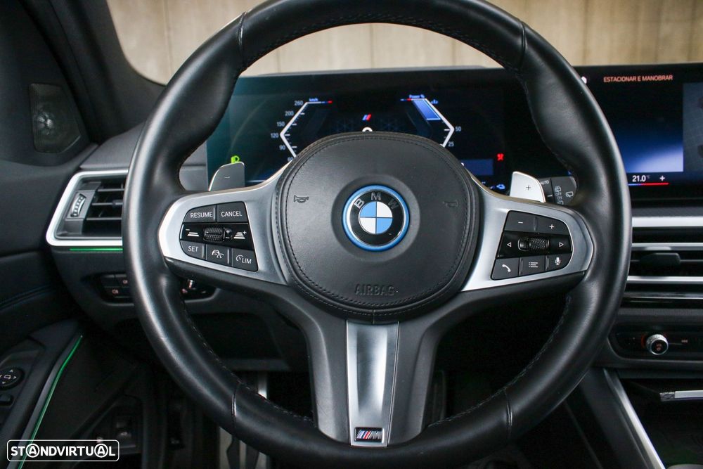 BMW 330 e Pack Desportivo M Auto - 37
