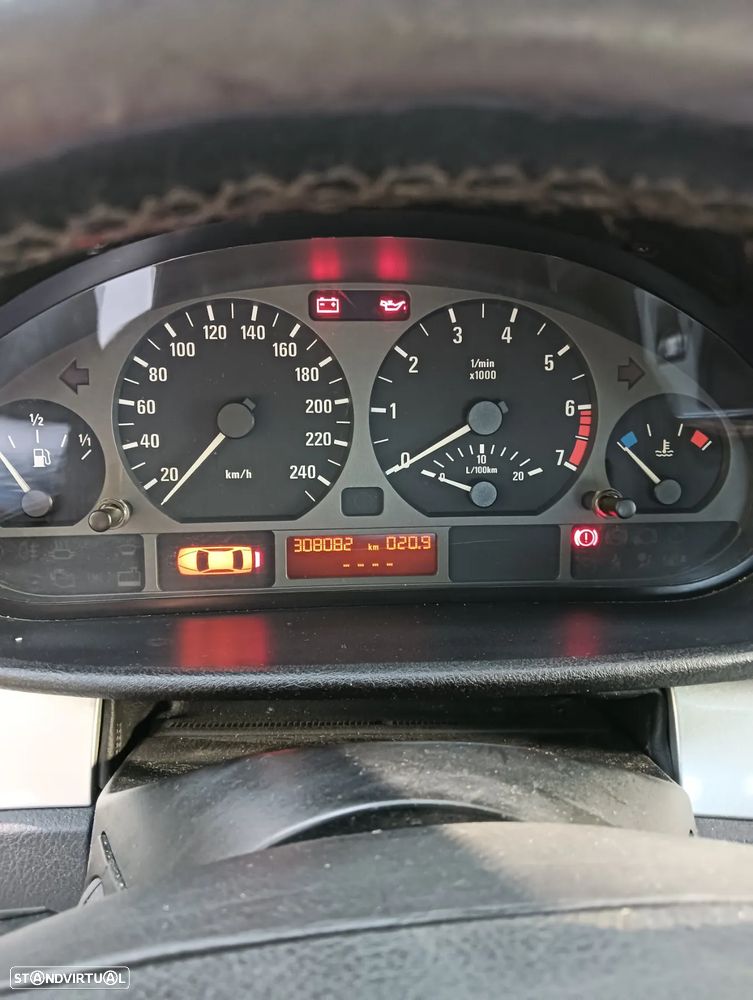 BMW 318 i - 4