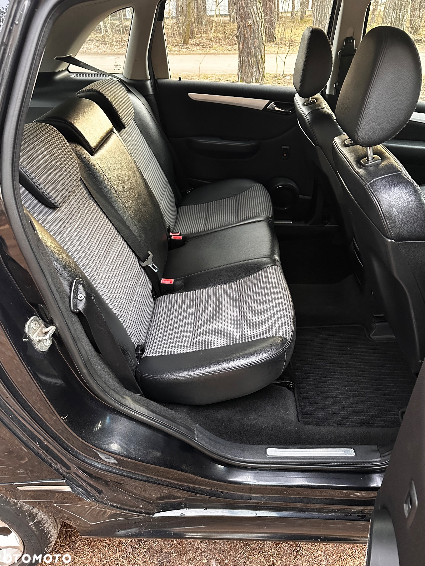 Mercedes-Benz Klasa B 200 CDI - 32