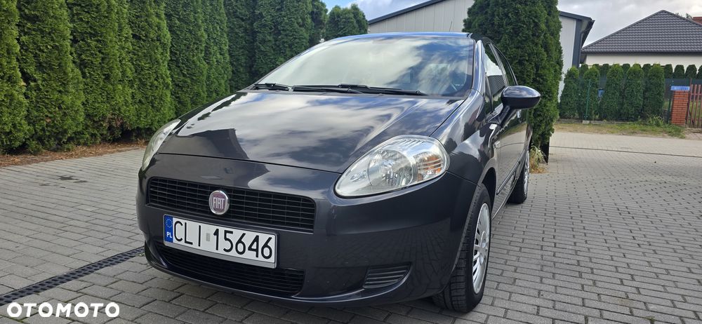 Fiat Punto 2011 photo 2