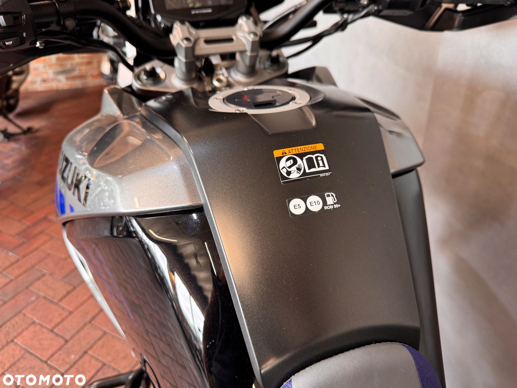 Suzuki DL - 11