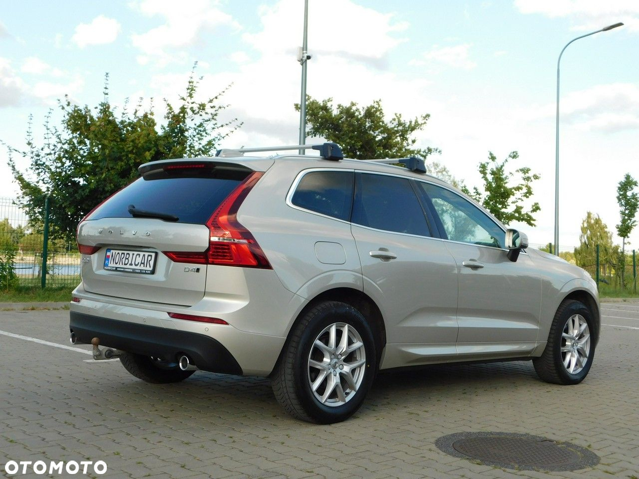 Volvo XC 60 D4 AWD Momentum Pro - 3