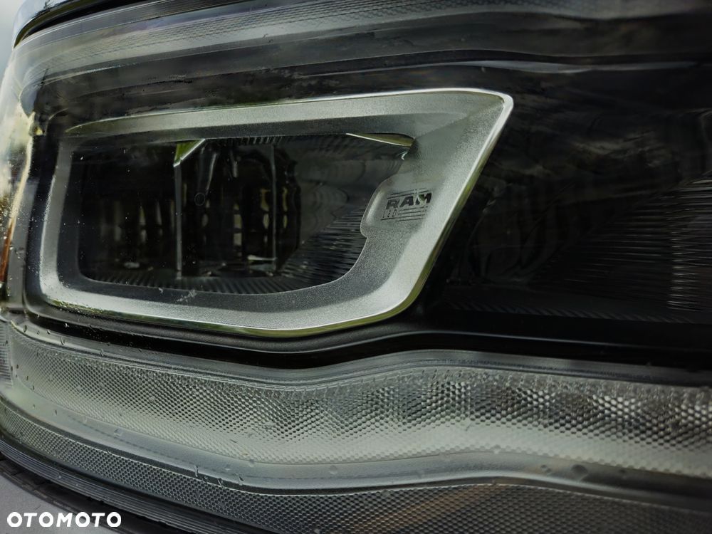 RAM 1500 5.7 Crew Cab Longbed Laramie Chrome - 30