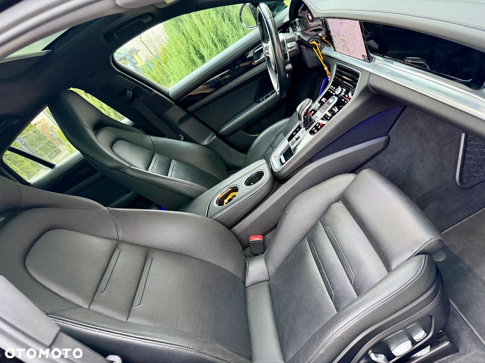 Porsche Panamera 4 - 20
