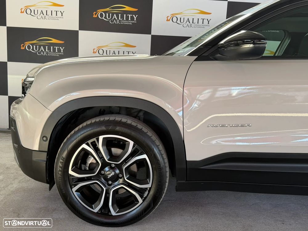 Jeep Avenger 1.2 T3 48V e-Hybrid Auto Summit - 9
