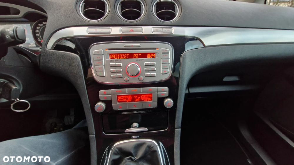 Ford S-Max 2.0 TDCi DPF Champions Edition - 17