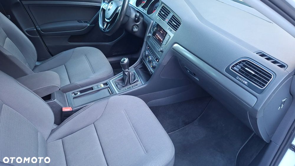 Volkswagen Golf 1.2 TSI BlueMotion Technology Comfortline - 19