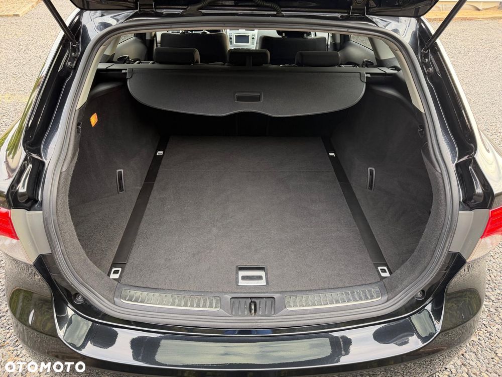 Toyota Avensis 1.8 Executive - 8