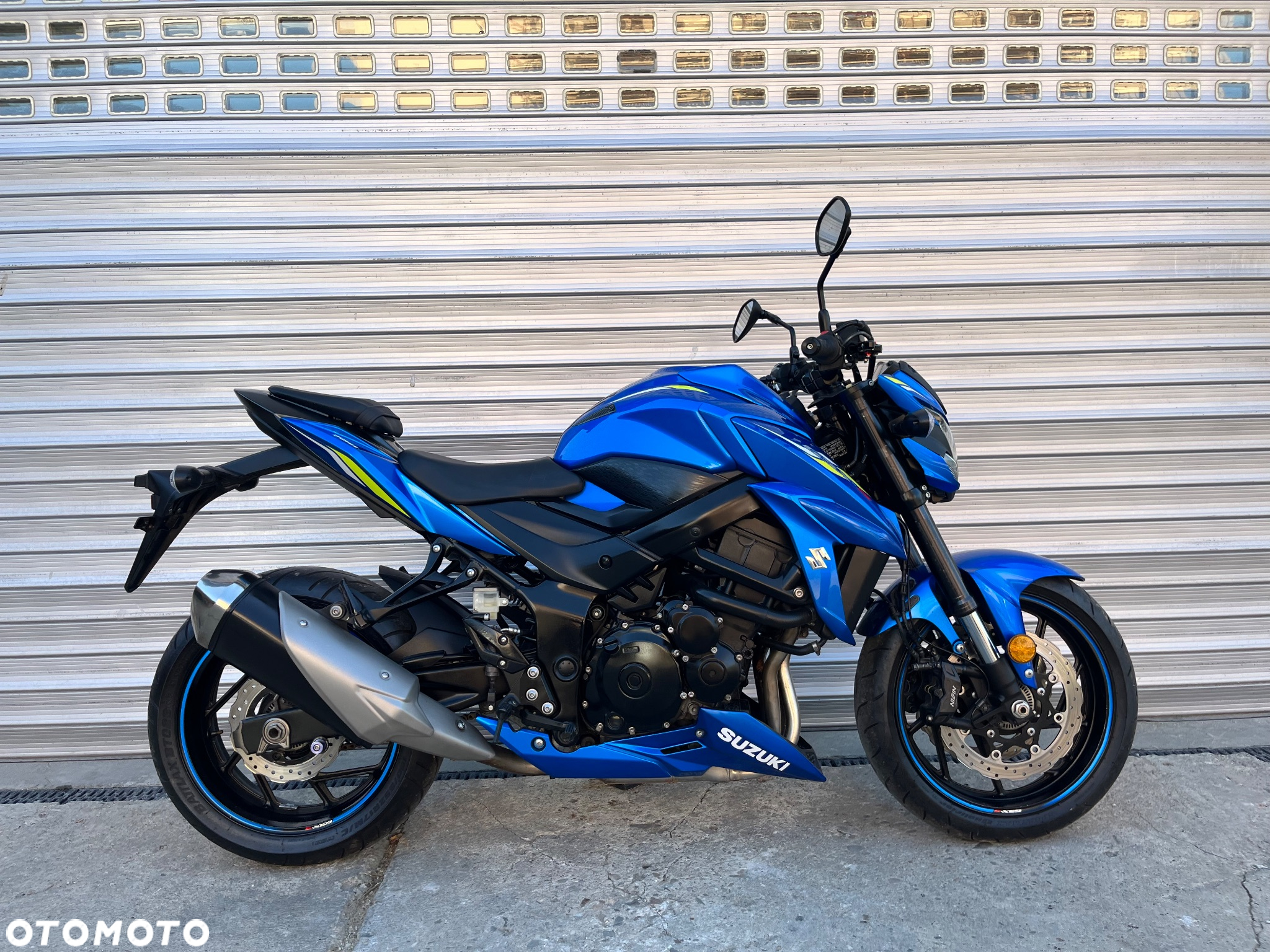 Suzuki GSX - 33