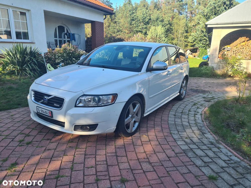 Volvo V50 D5 R-Design Momentum - 1