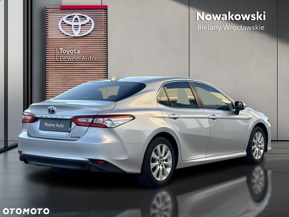 Toyota Camry 2.5 Hybrid Comfort CVT - 25