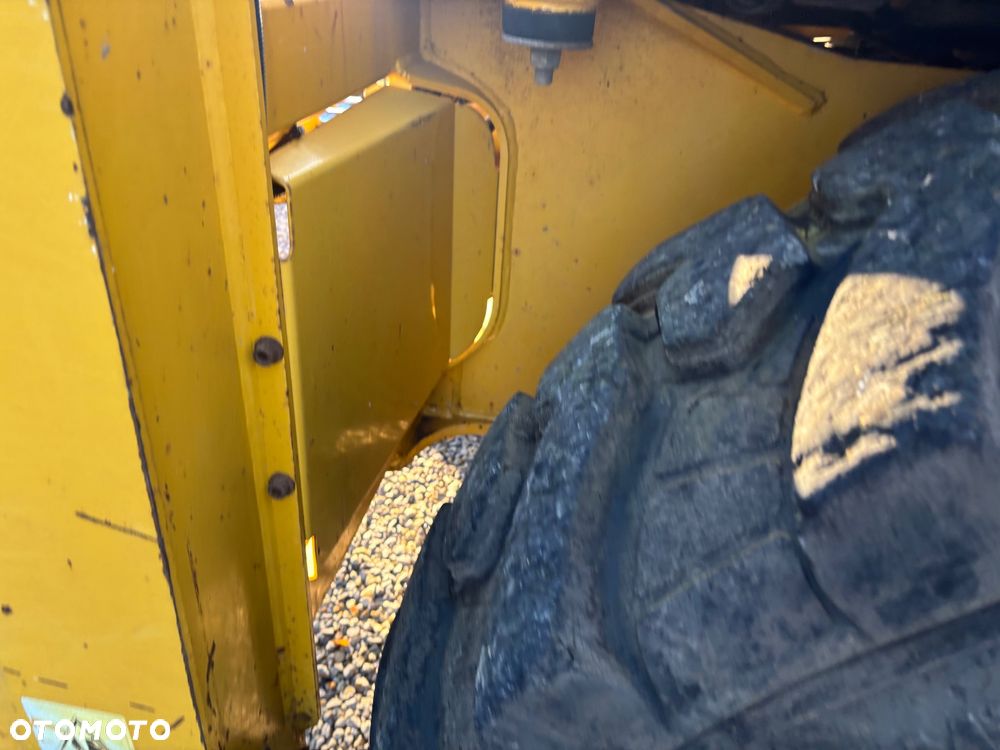 Komatsu WB93S-5EO 2016r 4x4x4 koparko ładowarka duże koła - 23