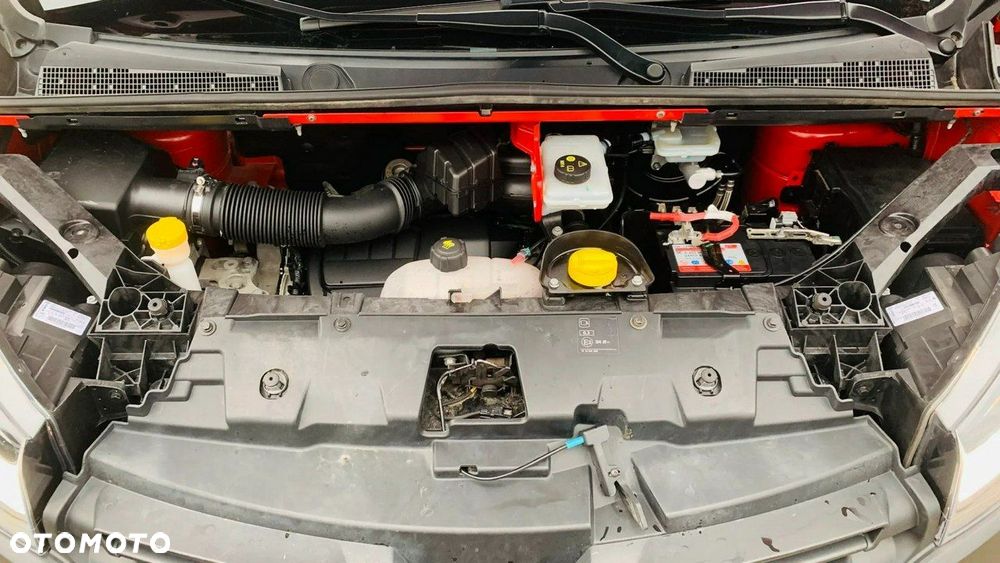 Renault Trafic - 12