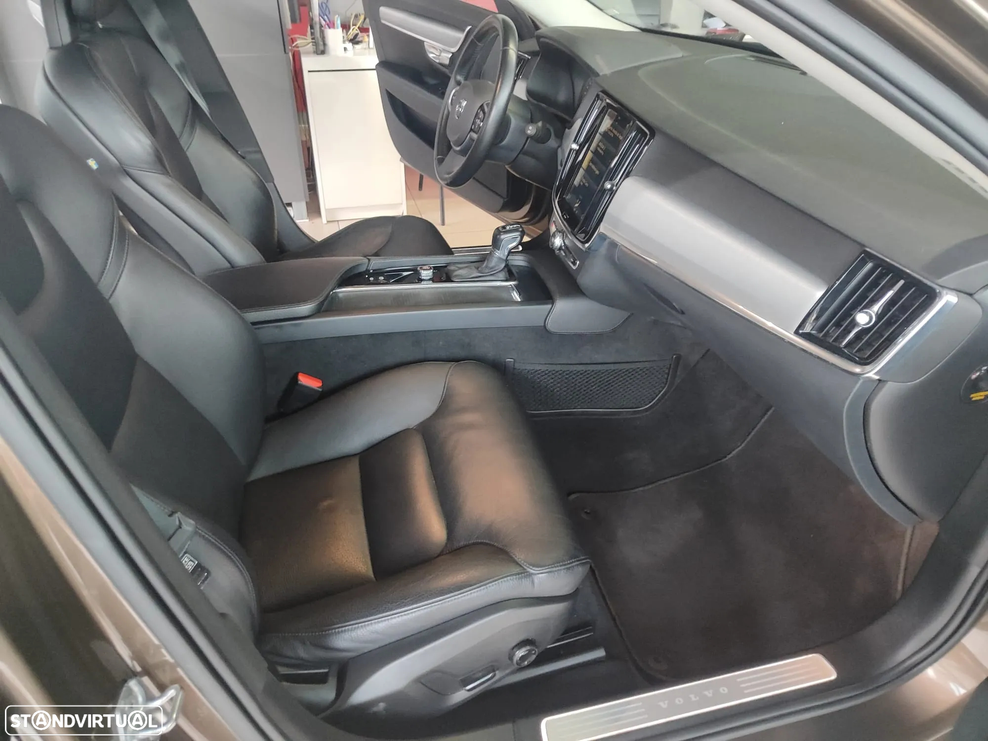 Volvo V90 2.0 D4 Momentum Plus Geartronic - 16