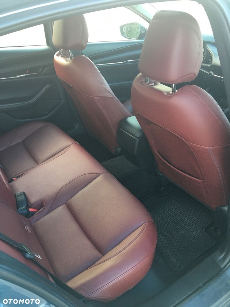 Mazda 3 - 7