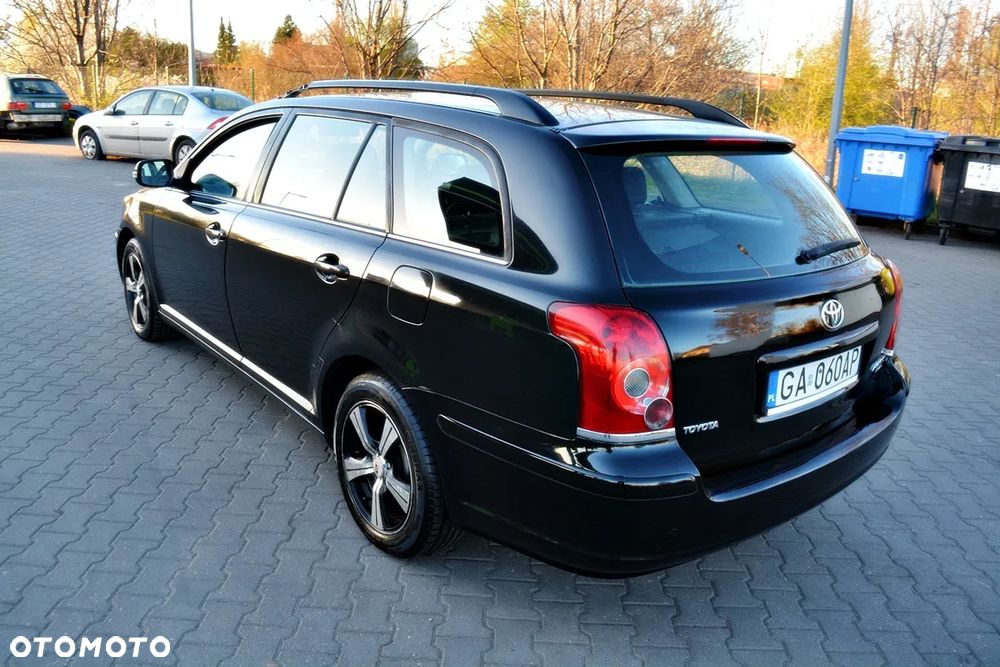 Toyota Avensis 2.0 D-4D Luna - 4