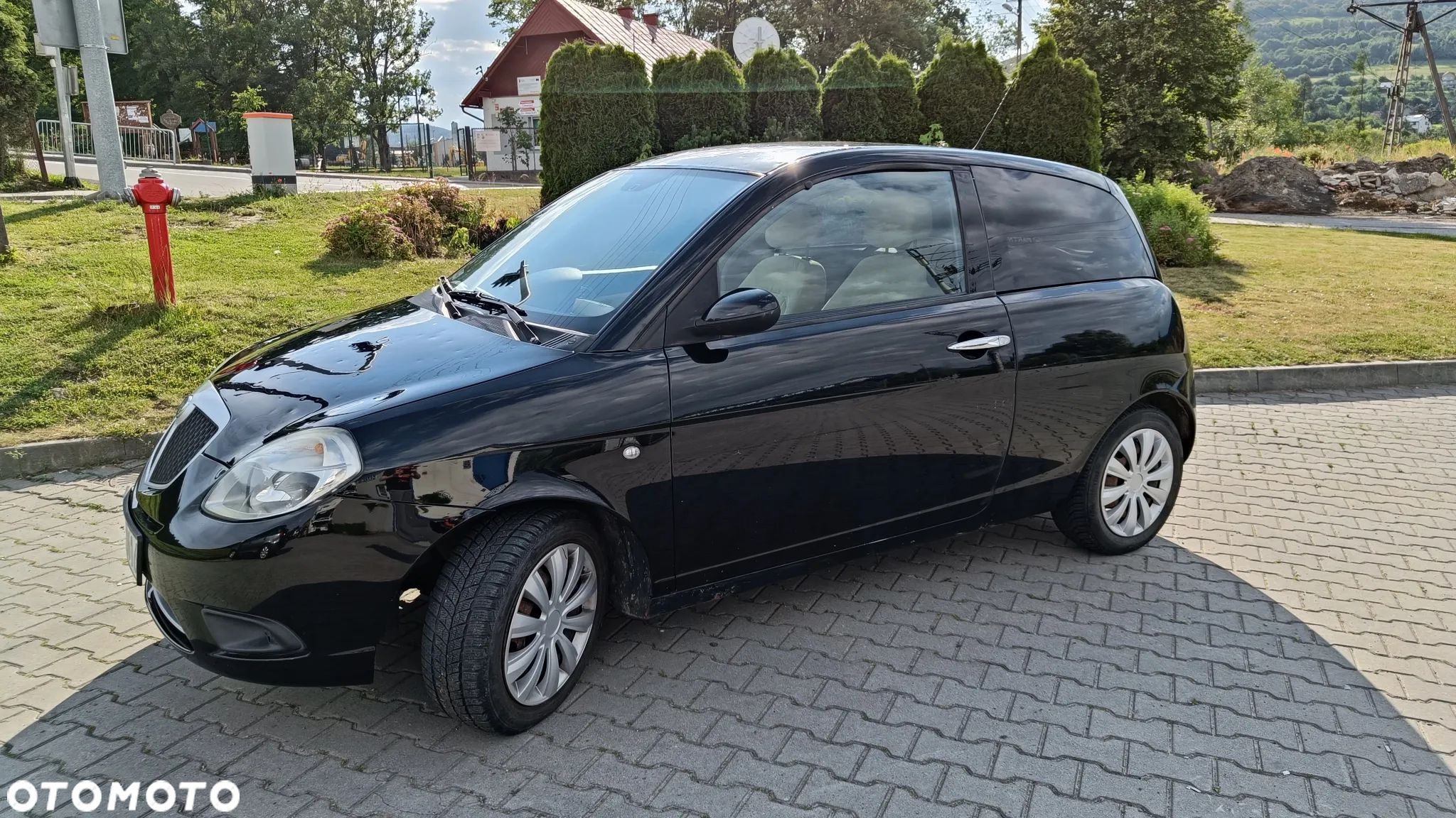 Lancia Ypsilon 1.4 8V Moda Milano (4 os.) - 1