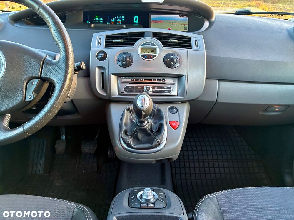 Renault Grand Scenic - 30