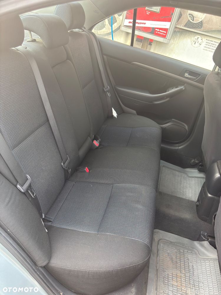 Toyota Avensis 2.0 D-4D Sol - 7