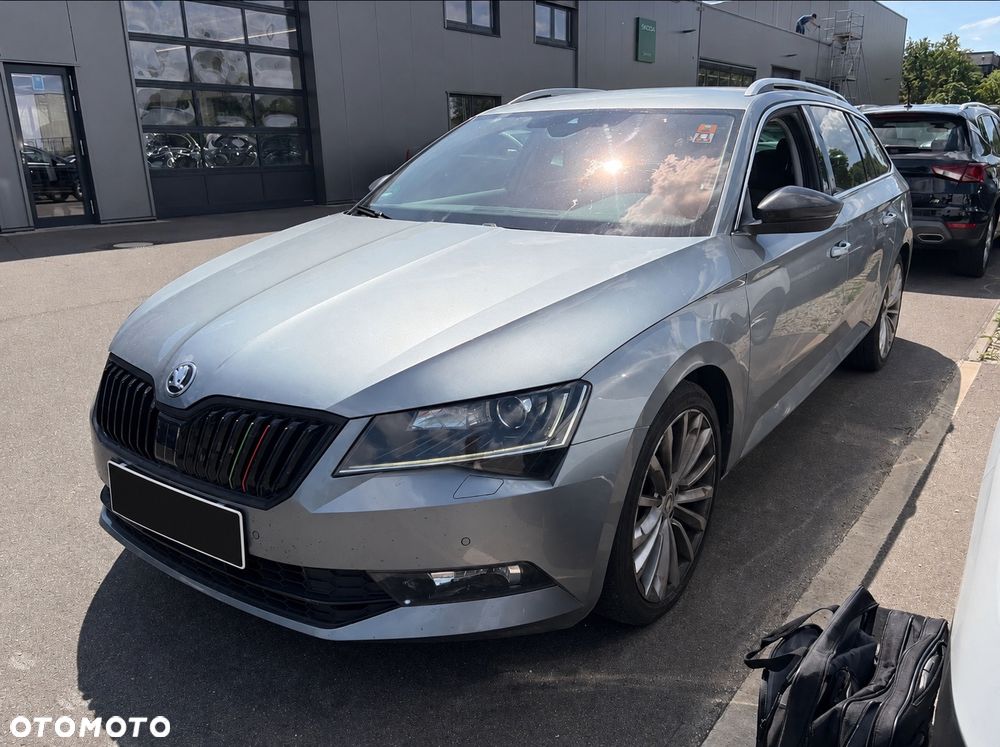 Skoda Superb 2.0 TDI DSG Ambition - 2