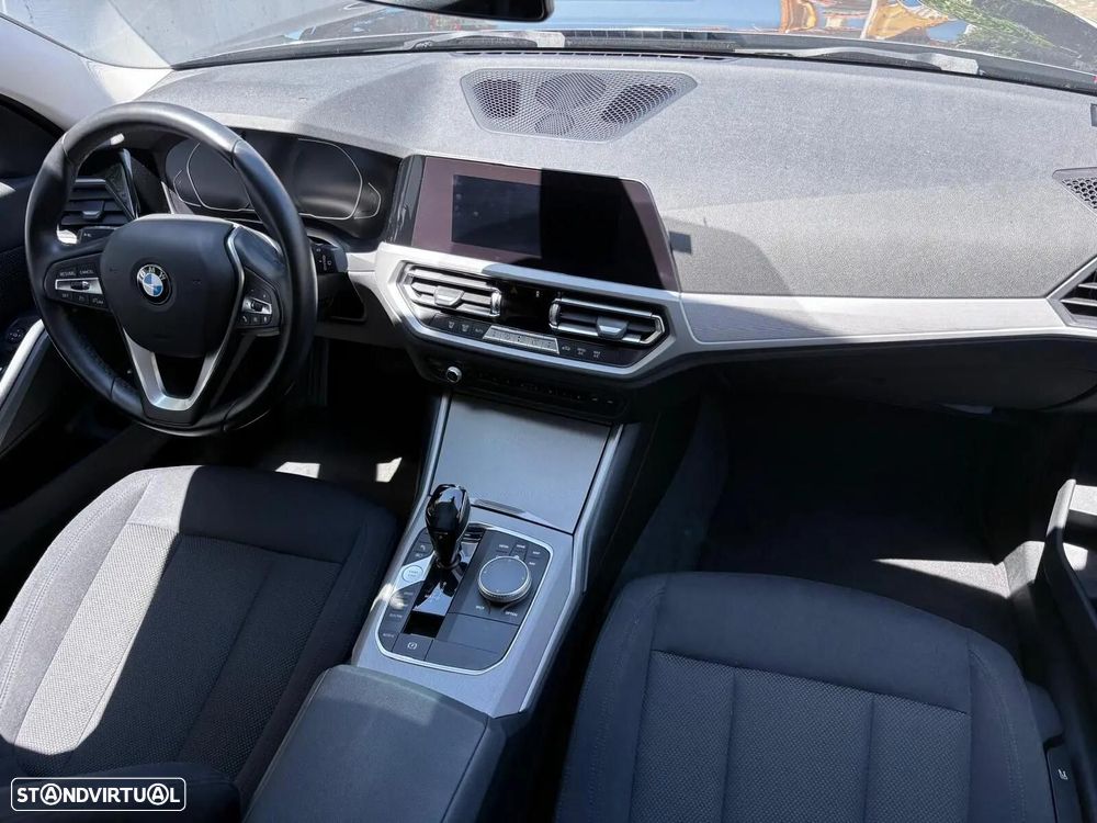 BMW 330 e Corporate Edition Auto - 32
