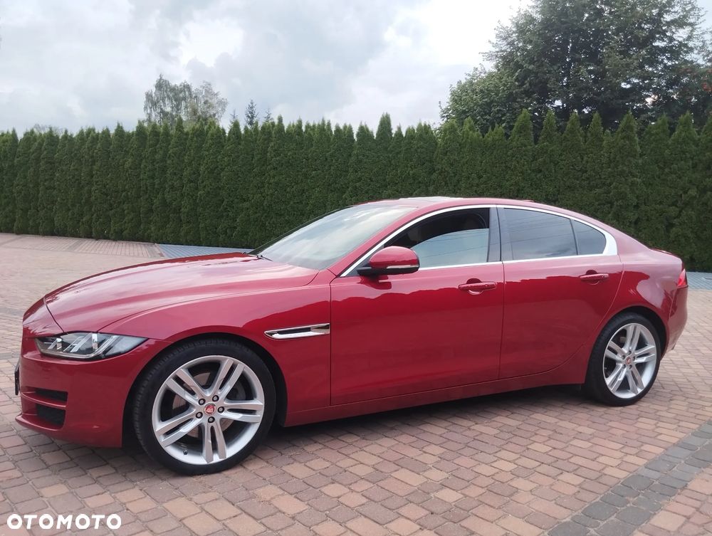 Jaguar XE 20t R-Sport - 15