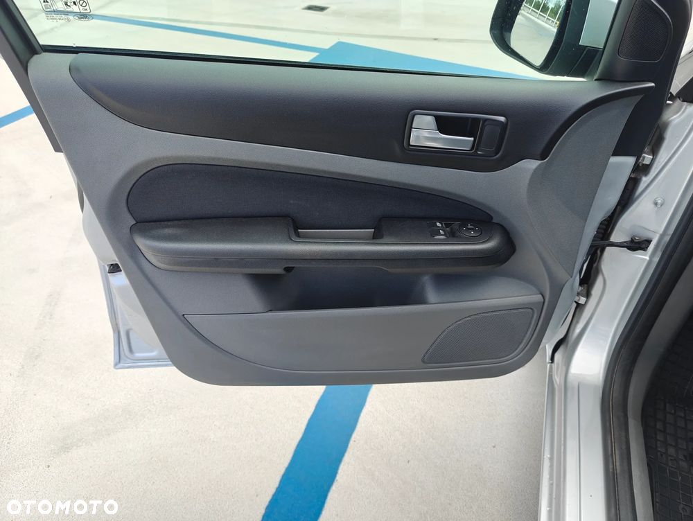 Ford Focus 1.6 Trend - 22