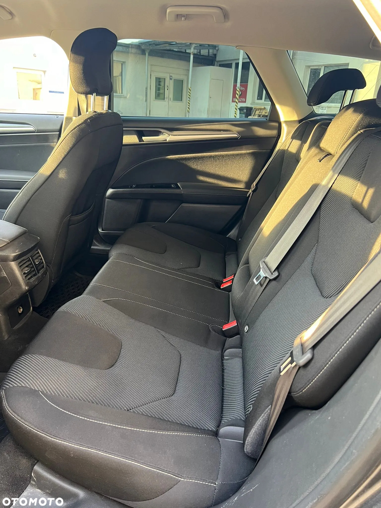 Ford Mondeo 2.0 EcoBoost Titanium - 28