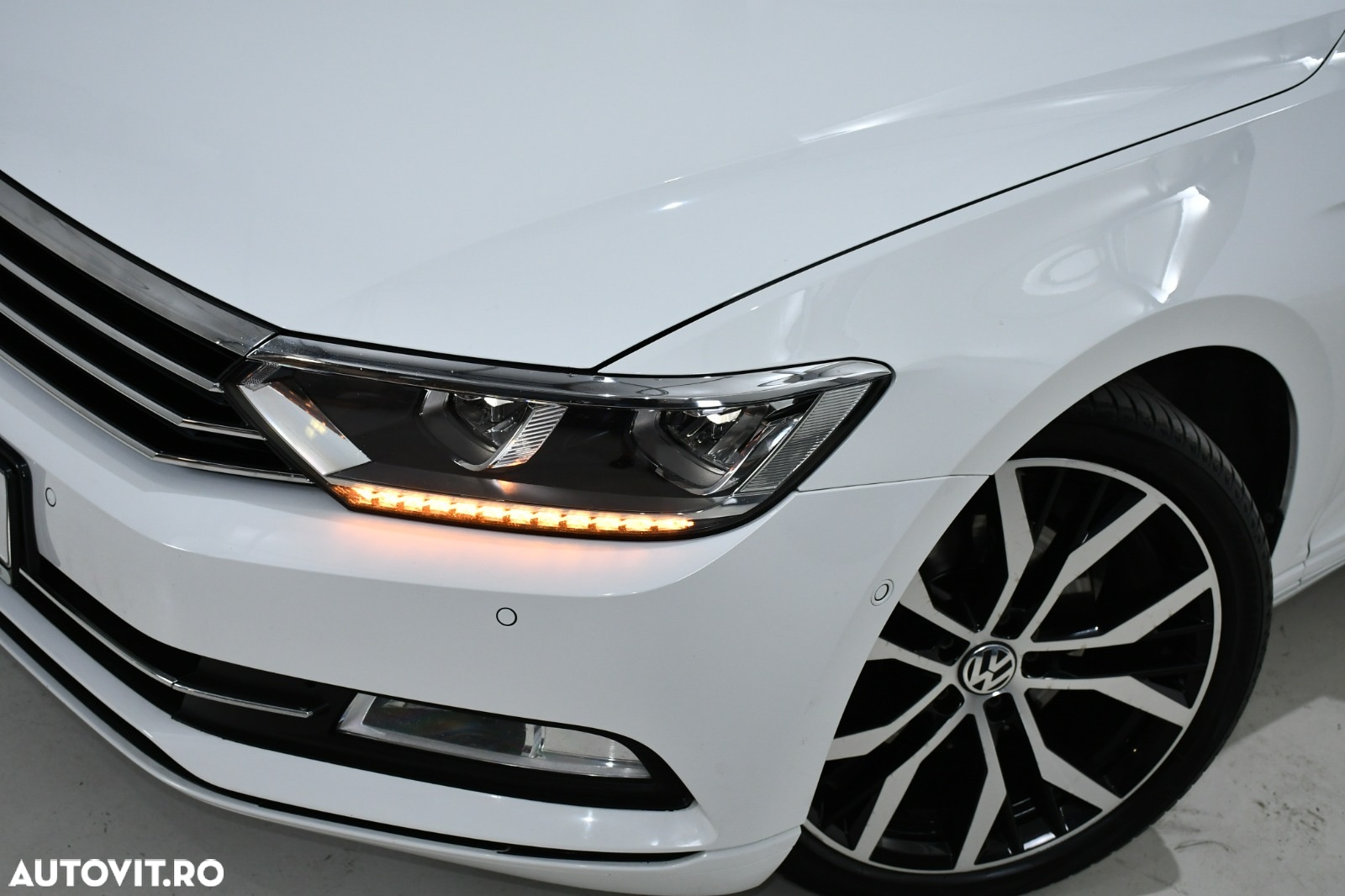 Volkswagen Passat - 8