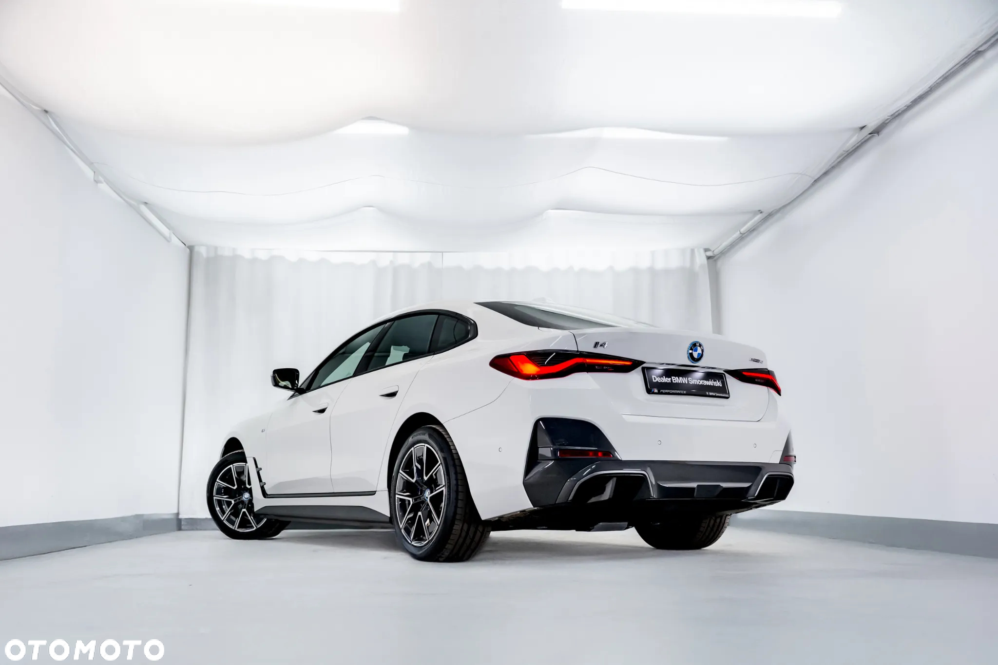BMW i4 - 11